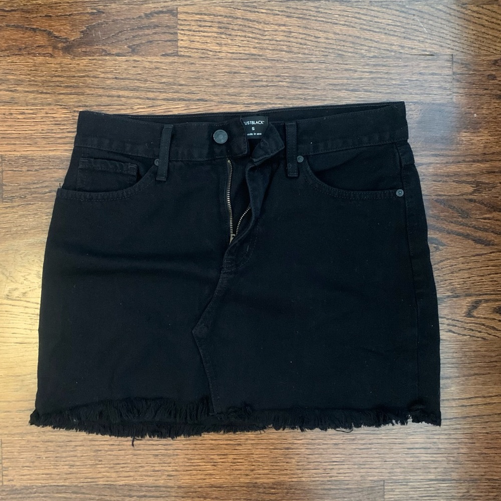 Black mini skirt